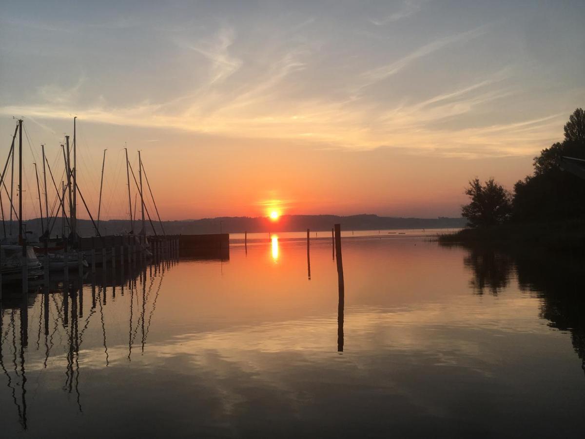 Zwischen Hafen Und Strandbad Konstanz Exterior foto